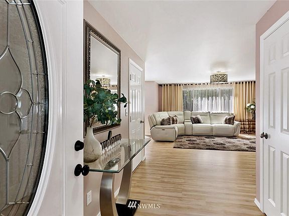 5th image of 6041 Pacific Heights Dr