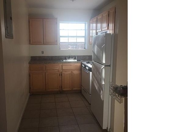 3rd image of 1703 Van Buren St APT 3