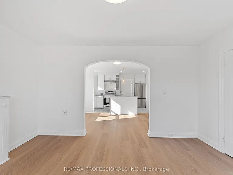 308 Jane St #UPPER — Photo 21