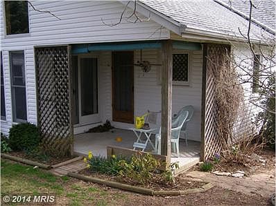 Exterior (Rear)