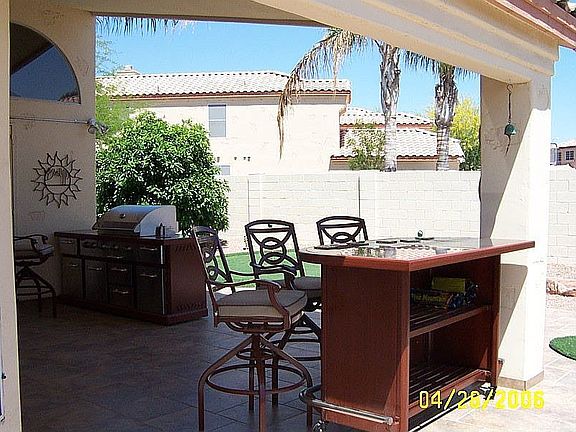 Spacious Covered Patio