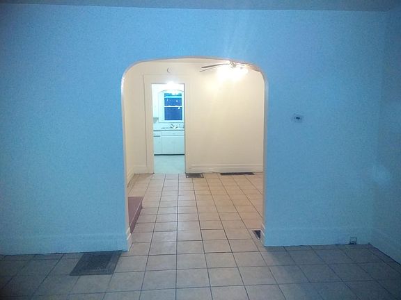 4th image of 9604 Larnder Ave