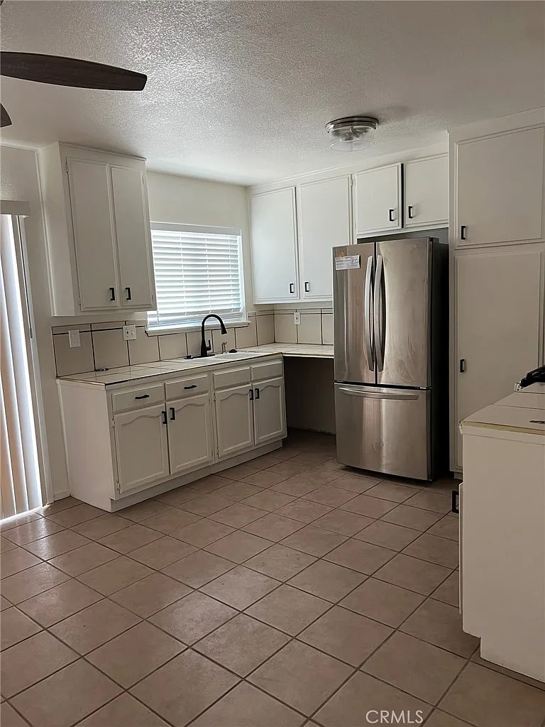 4 bed, 1144 sqft, $1,700 — Photo 4