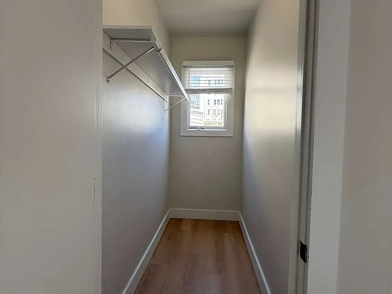 2942 Franklin St #14 — Photo 8