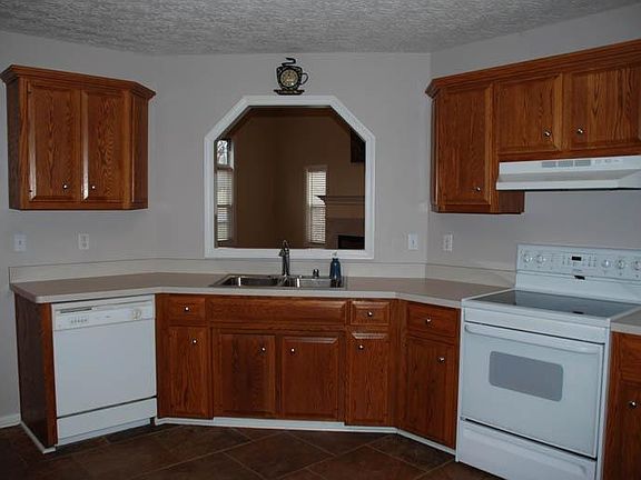 4th image of 1201 Discher Dr