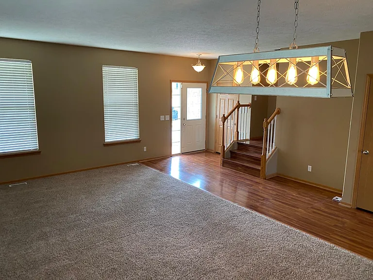 2210 Walnut Creek Dr — Photo 3