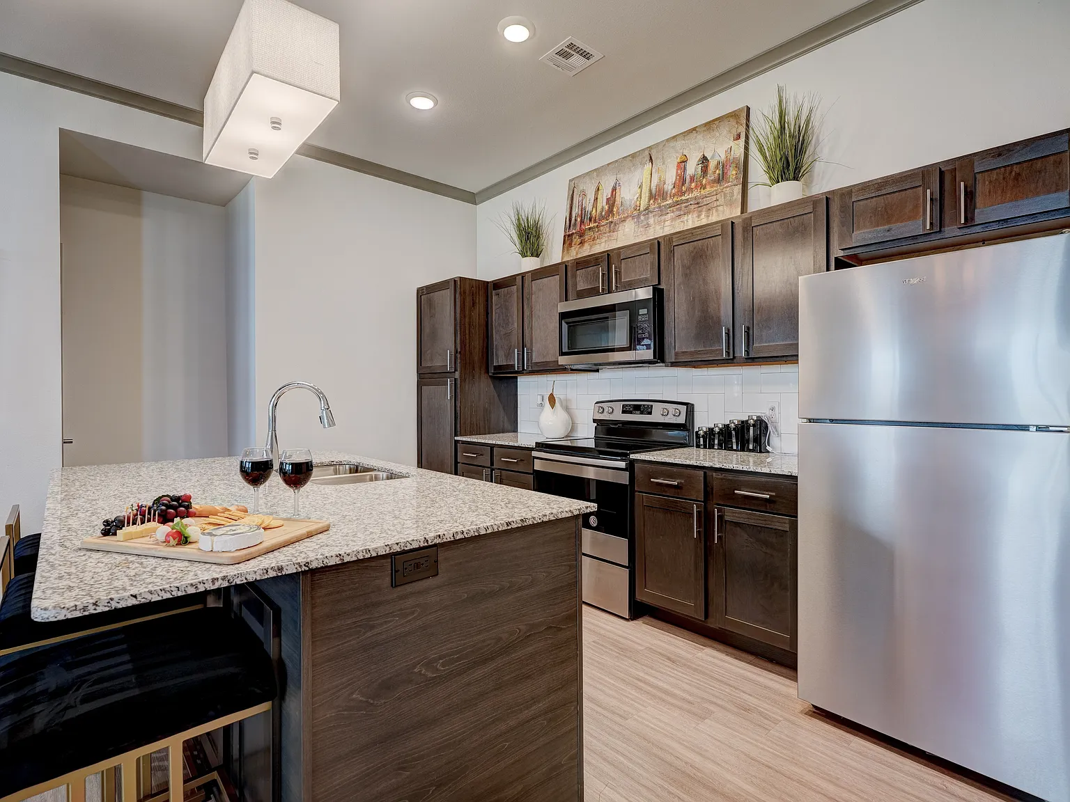 35 Degrees North Apartment Homes — Photo 3