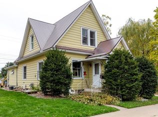 126 E 4th Ave, Stanley, WI 54768