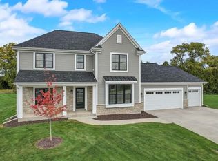 1908 N Creek Dr, Grafton, WI 53024