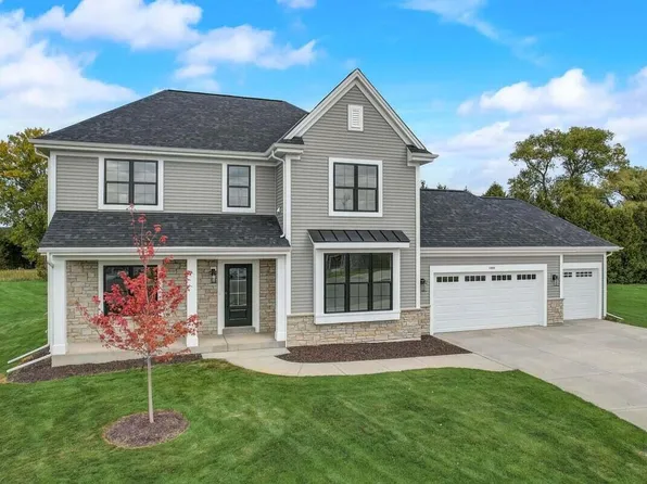 1908 North Creek DRIVE, Grafton, WI 53024