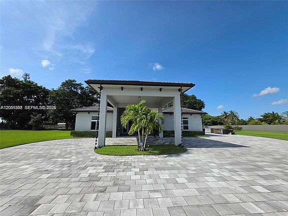 3rd image of 17575 SW 280th St