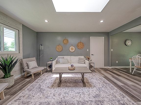 3rd image of 105 Chadborne Ct