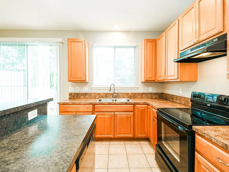 2326 Sunset Bluff Dr — Photo 9