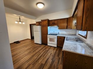 416 3rd St NW #1, Independence, IA 50644