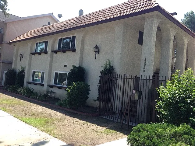 13050 Riverside Dr #6