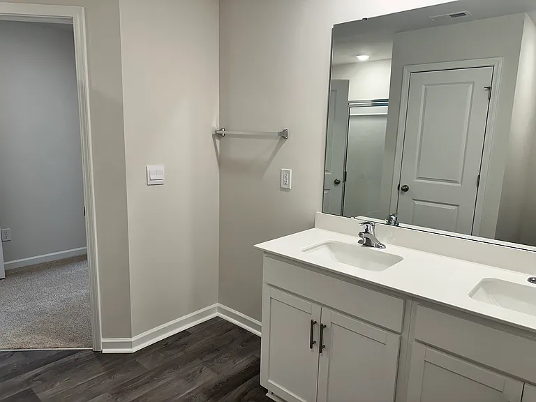 1351 Amberview Ln — Photo 44