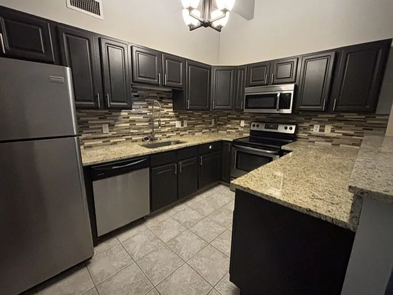Bridgeview Apartments — Photo 54