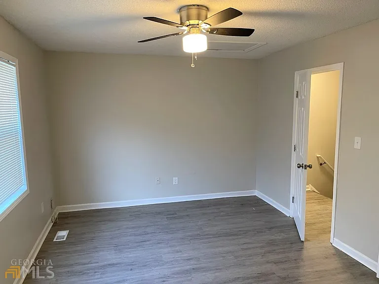 907 Silverwood Dr #907 — Photo 15