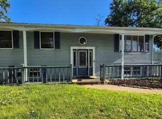 5773 Kirkwood Dr, Rockford, IL 61109