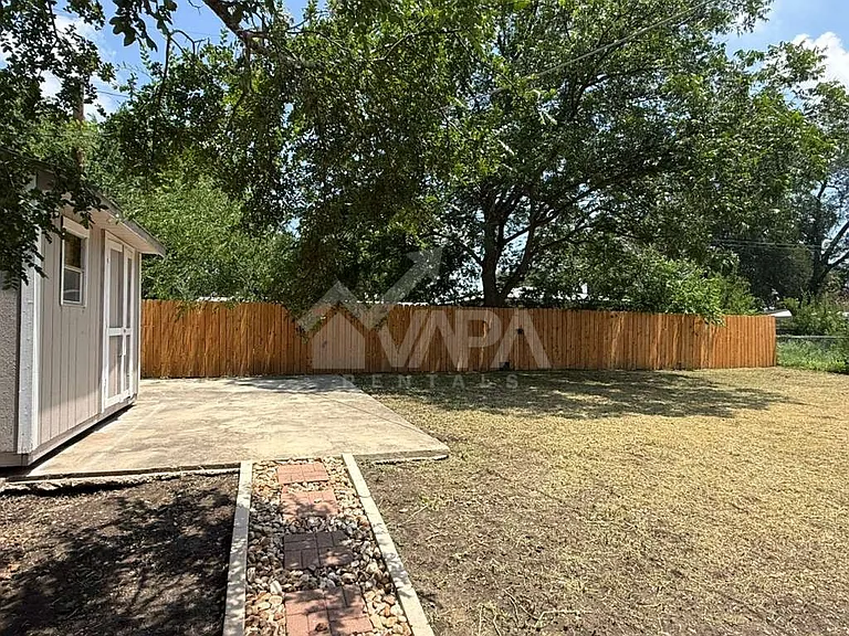 515 Blakeley Dr — Photo 18