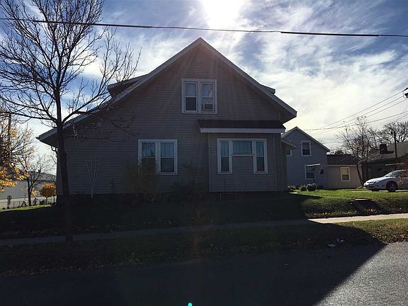 2nd image of 902 S 1st Ave
