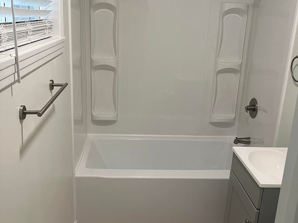 Bathroom, Unit A