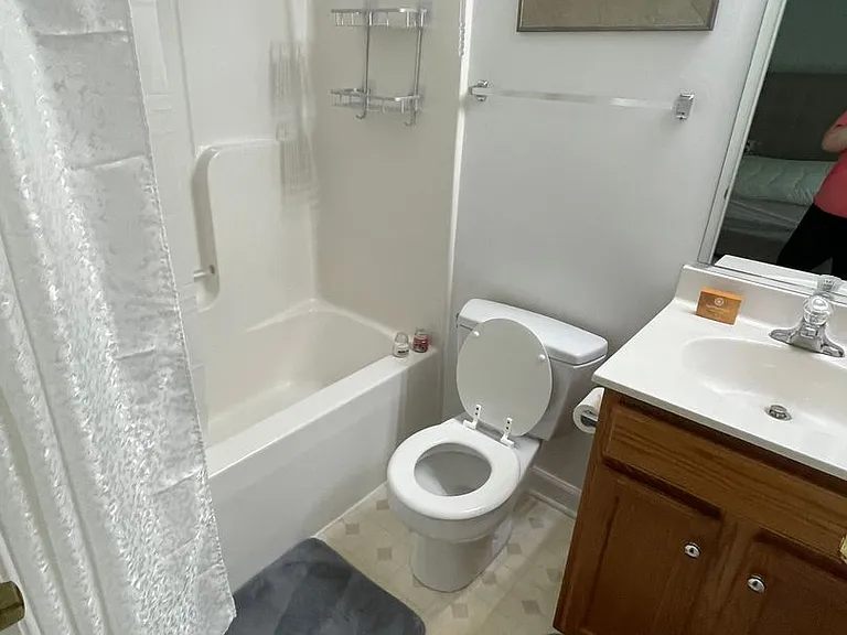 833 Gallows Ct — Photo 4