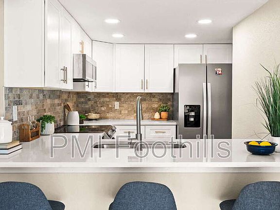 2nd image of 206 S Holman Way