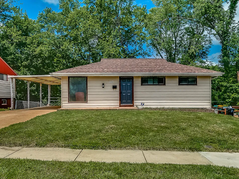 5685 Parchester Dr