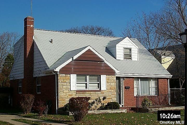 1st image of 8 Koeppel Pl
