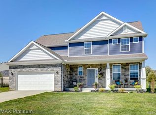 13052 Monington Ct, Fenton, MI 48430