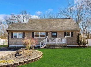 5 Hampton Rd, Howell, NJ 07731