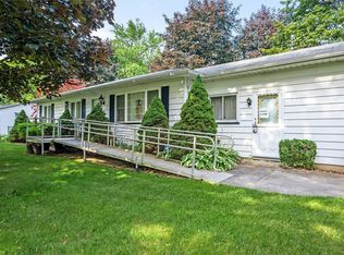 35 Francine Dr, Rochester, NY 14606