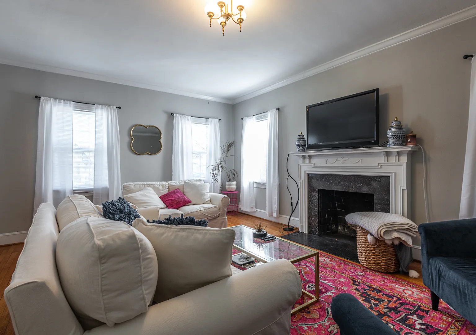 Grid House for rent Fall 2027 on 5th Street! — Photo 4
