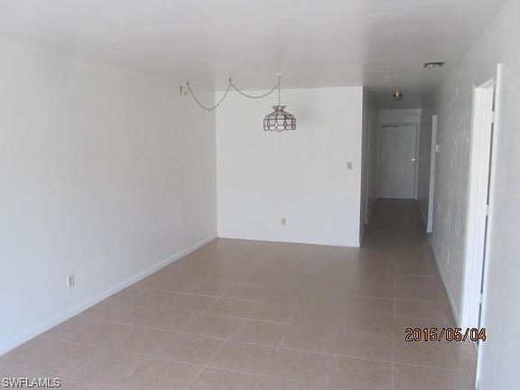 5th image of 102 Bennington Dr
