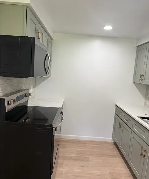 16 Brittany Dr #1 — Photo 4