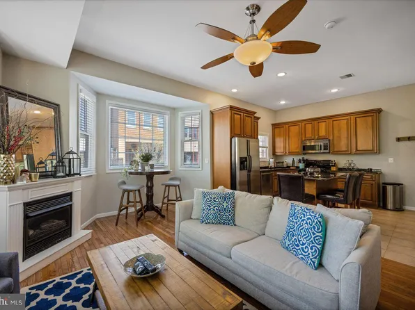 128 South St #C, Philadelphia, PA 19147