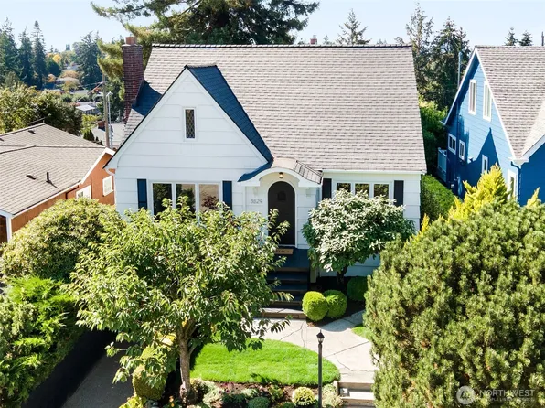3829 45th Avenue SW, Seattle, WA 98116