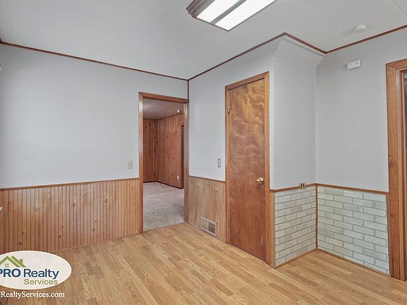 5th image of 257 E Spruce St
