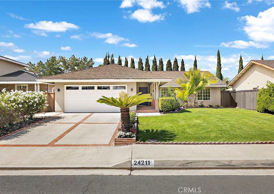 1st image of 24211 Barquero Dr