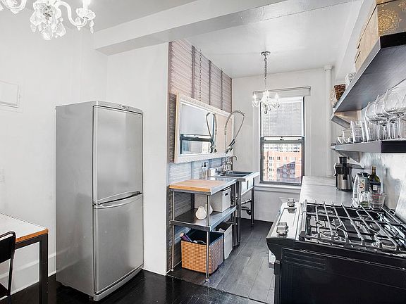 3rd image of 127 W 96th St APT 15A