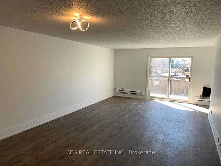 3901 Bathurst St — Photo 16