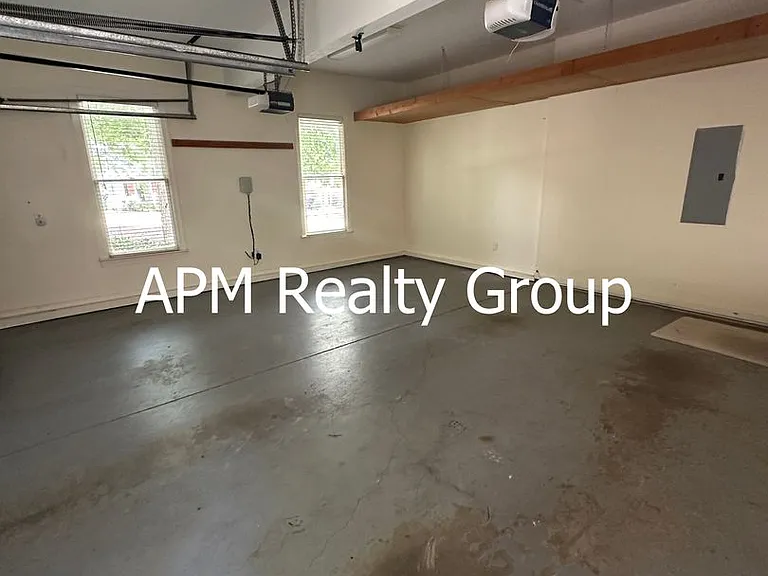 109 Rolling Creek Cir — Photo 9