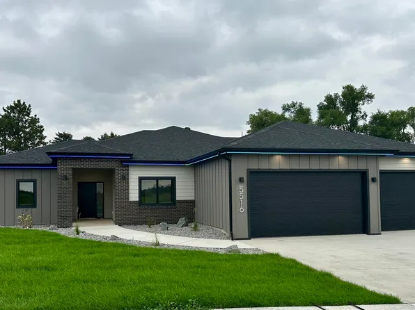5516 Smette Bnd, Bismarck, ND 58504