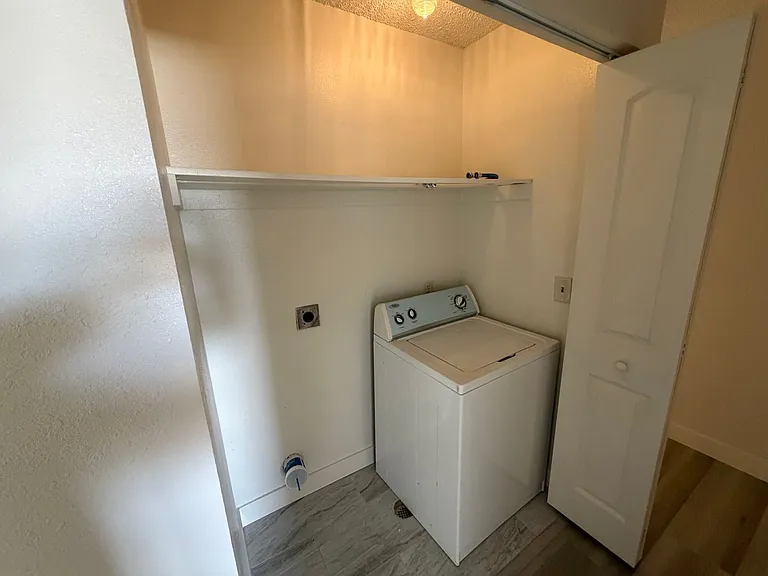 1215 Mews Ln — Photo 21
