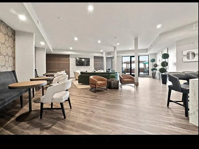 The Vue at Westchester Commons — Photo 12