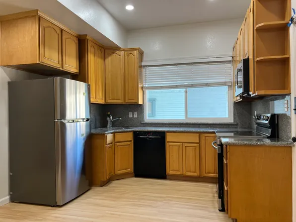 2832 Summit St, Oakland, CA