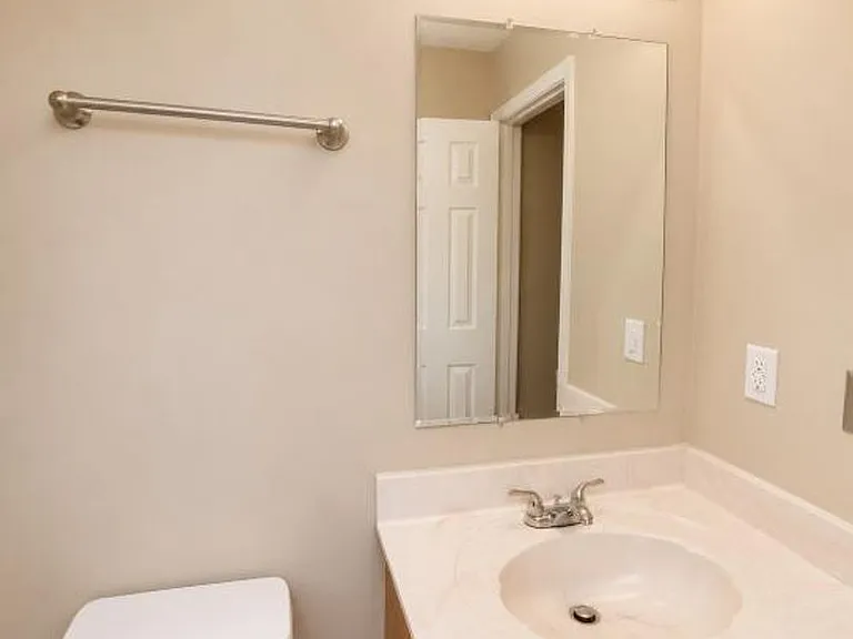 410 Eddy St — Photo 9