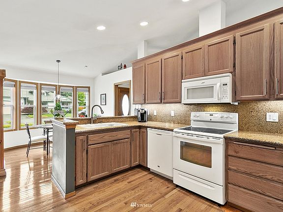 3rd image of 18206 102nd Street Ct E