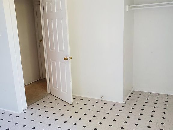 4th image of 501 Bee St